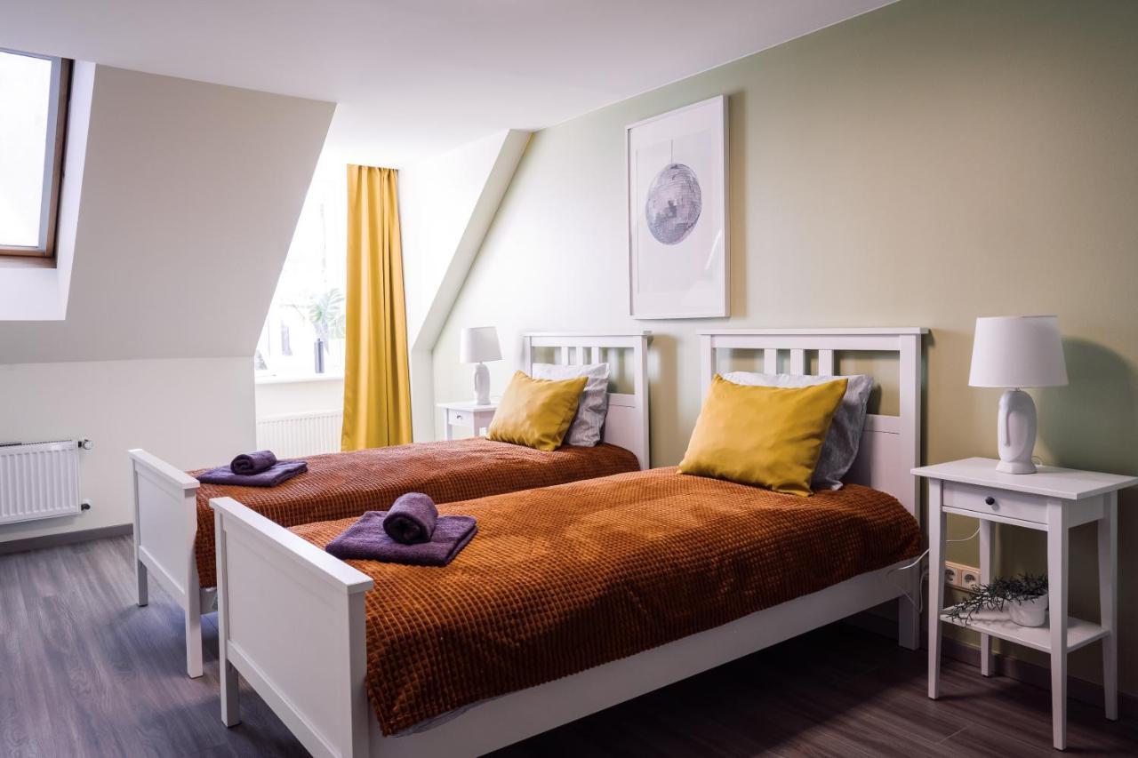 Rothko Apartment/8 Guests/4Bedrooms/Riga Old Town Bagian luar foto
