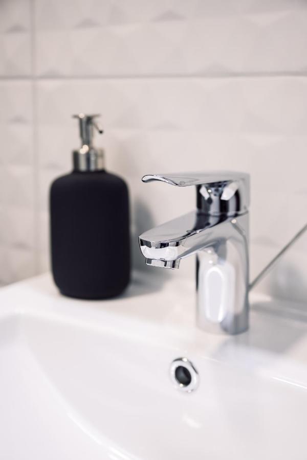 Rothko Apartment/8 Guests/4Bedrooms/Riga Old Town Bagian luar foto