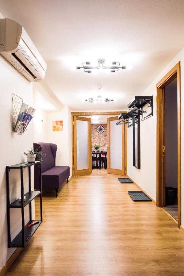 Rothko Apartment/8 Guests/4Bedrooms/Riga Old Town Bagian luar foto
