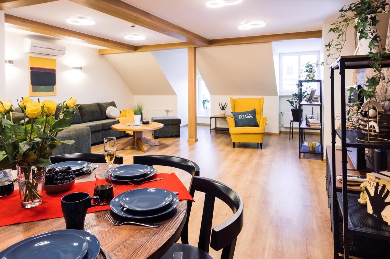Rothko Apartment/8 Guests/4Bedrooms/Riga Old Town Bagian luar foto