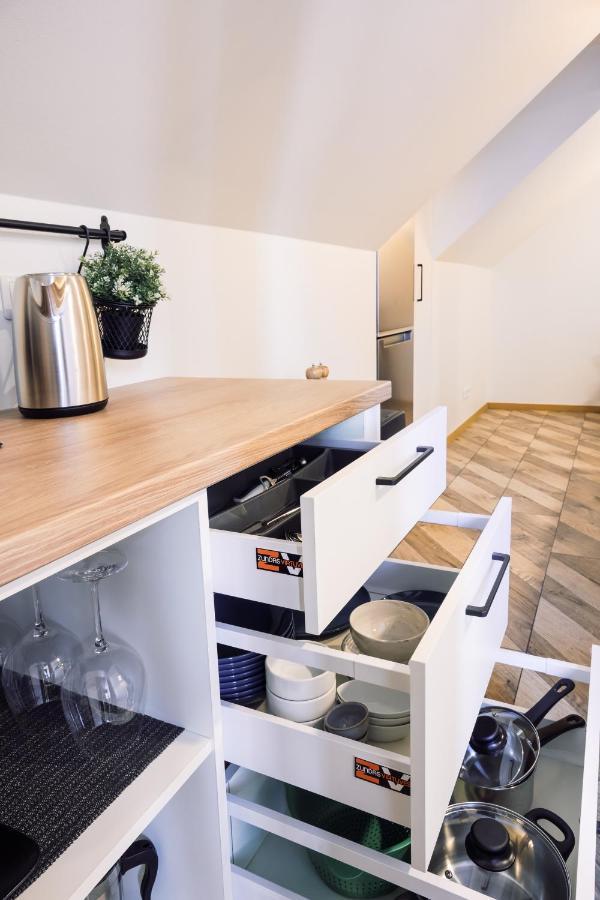 Rothko Apartment/8 Guests/4Bedrooms/Riga Old Town Bagian luar foto