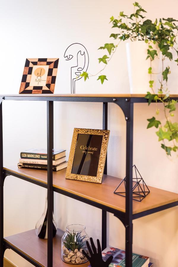 Rothko Apartment/8 Guests/4Bedrooms/Riga Old Town Bagian luar foto