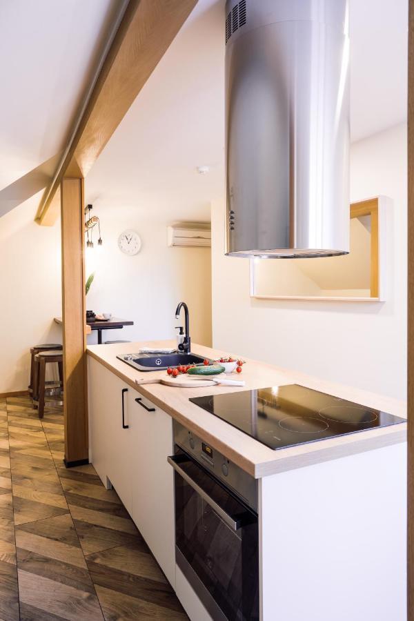 Rothko Apartment/8 Guests/4Bedrooms/Riga Old Town Bagian luar foto