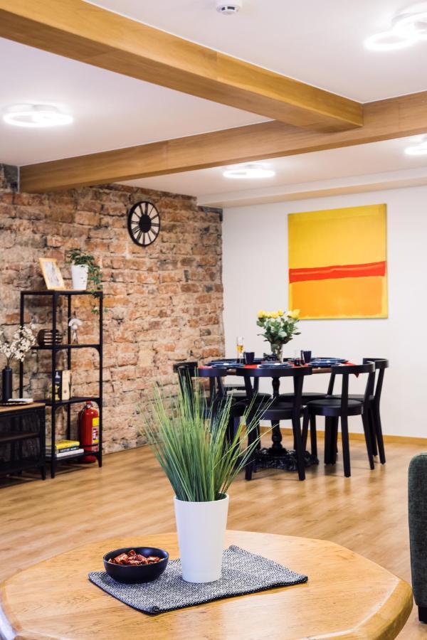 Rothko Apartment/8 Guests/4Bedrooms/Riga Old Town Bagian luar foto